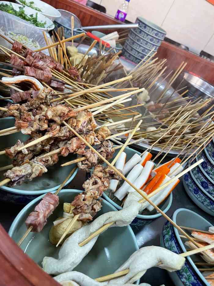 涵香麻辣烫(文化路店)-"[薄荷]环境:环境不错人很多需要排队,.