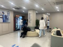 -上海大学附属上海和平眼科医院