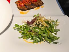 安格斯牛舌配彩椒-弦月窗LUNETTE BY AMANDA(复兴路店)