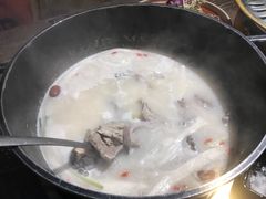 -三人行骨头王火锅(长寿店)
