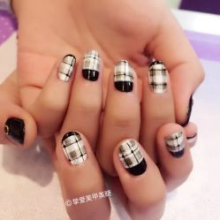 镶钻 手绘格纹-挚爱美甲Bloved Nail