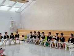 -西安小天鹅艺术团(曲江Alice店)