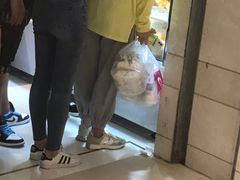 -白玉兰食品甜凤店(合生汇店)