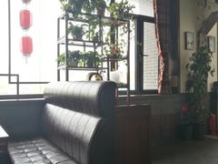卡座-亿诣蝎府炸酱面羊蝎子火锅(酷车小镇店)