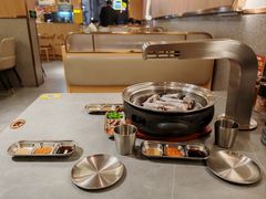 -围炉肉舍•炭烤活鳗•丹东海鲜烤肉(步行街店)