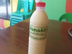 菠萝冰沙-Jonah's Fruit Shake & Snack Bar