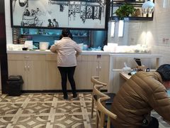 大堂-顾一碗馄饨·烧麦(儿童医学中心店)