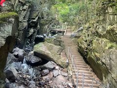 -藏龙百瀑风景区