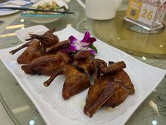 石岐乳鸽-轩记海鲜餐厅·四十五年老字号·经典粤菜(西区彩虹店)