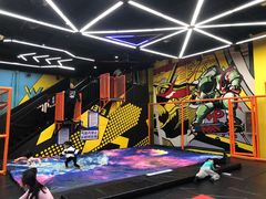 -爱蹦iBOON蹦床运动馆(江汉店)