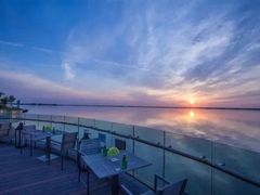 -上海滴水湖皇冠假日酒店