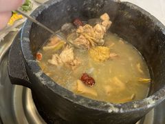 -鲁朗纳麦石锅鸡庄园