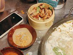 -鹿鸣山草本茶香火锅(园西路店)