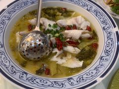 招牌酸菜鱼-东江渔村·古典园林·30年粤菜老字号(太和店)
