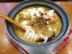 -周鱼小馆石锅酸菜鱼(活力汇店)