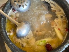 -鲁朗纳麦石锅鸡庄园
