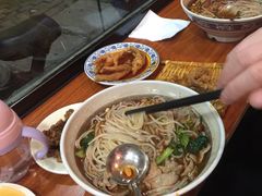 -爆炸头阿姨小四川正宗川味小吃(无任何分店)