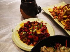 -巴厘龙虾·榜首油焖大虾(音乐学院·沿江酒馆店)