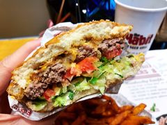 -The Habit Burger Grill 哈比特汉堡(爱琴海店)
