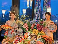-雍容荟帝王蟹活龙虾展台自助(IFS黑金店)