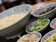 老北京炸酱面-门框胡同百年卤煮(新街口店)