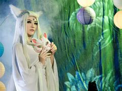 白狐-九月鹰飞汉服摄影工作室