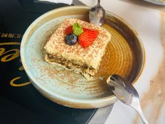 -斯普汇生蚝牛排馆(中骏世界城店)