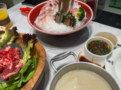 -红鼎豆捞·非遗鲍皇汤火锅(宝丰路店)