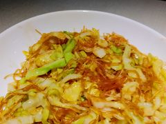 炝炒圆白菜粉丝-旺顺阁鱼头泡饼(常营店)