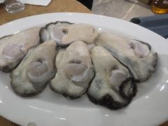 鲜嫩多汁的蚝-濠轩阁特色生蚝火锅总店