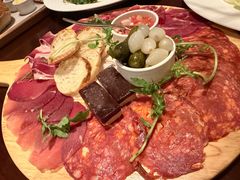 -恰餐厅及酒吧 CHAR Bar & Grill (北京丽都皇冠假日店)