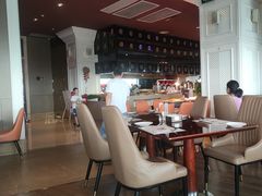 -荣誉国际酒店-云顶旋转餐厅