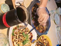 -休记光头香辣蟹干锅(绵竹店)
