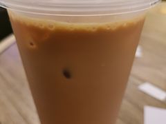 驰名丝袜奶茶-茶港·点心·啫啫煲(范湖万达广场店)