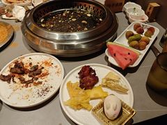 -黑金·寻焰自助百汇·烤肉·火锅(中街店)
