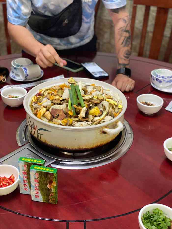 原林野生菌火锅(武定店)