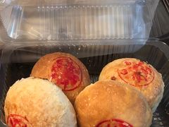 咸蛋黄鲜肉月饼-白玉兰食品(汇联商厦店)