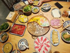 -洱火云南酸菜牛肉火锅(石景山当代商城店)