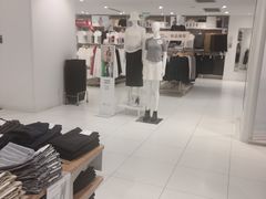 -优衣库(上海正大广场店)