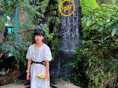 -Chom Cafe and Restaurant