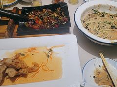 -老码头黑皮肘子锅包肉(赣水路店)