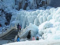 -大平台龙居瀑布旅游区
