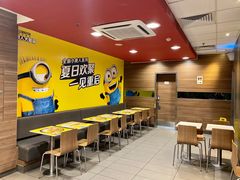 用餐区-麦当劳(世贸店)