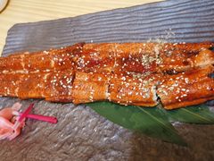 现杀活鳗鱼蒲烧-鲔屋寿喜烧