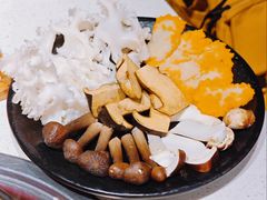 -钢管厂五区小郡肝串串香火锅(梅川路店)