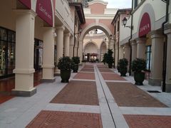 -佛罗伦萨小镇广佛名品奥特莱斯(疏港路店)