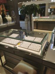 -明牌珠宝(新百店)