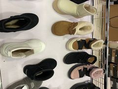 -UGG(燕莎奥特莱斯购物中心店)