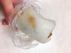 咸蛋黄肉松糖粉年糕团-上海虹口糕团(福州路店)