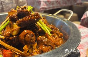 Trendy Paddy Field Black Duck Clay Pot